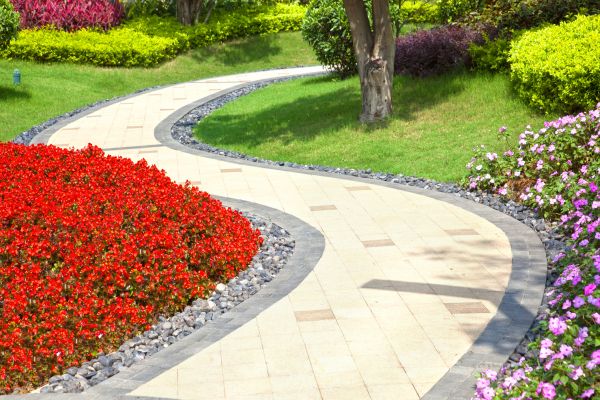 Cost of Garden Walkway Installation in Thousand Oaks