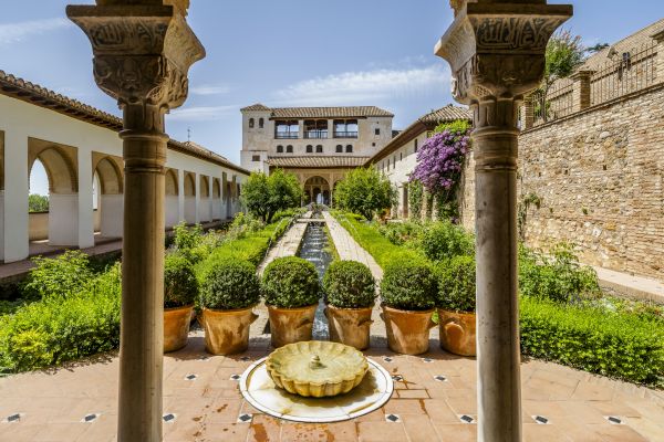 Cost of Courtyard Construction Service in Thousand Oaks