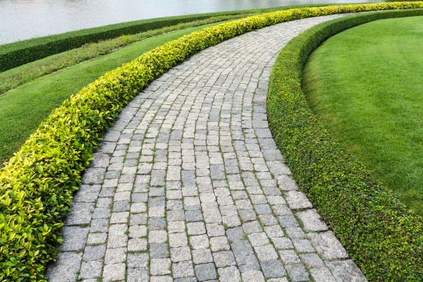 Cost of Sidewalk Pavers Installation in Thousand Oaks