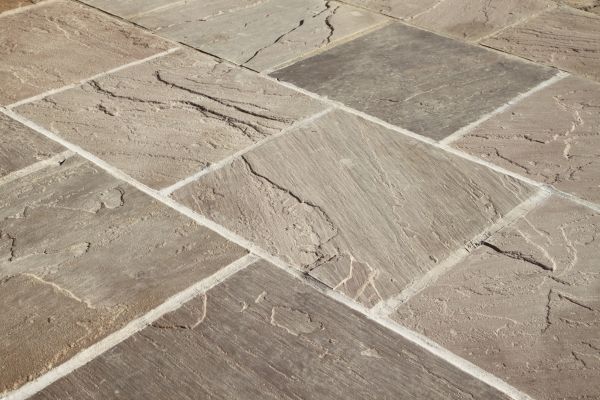 Cost of Paving Tile Installation in Thousand Oaks